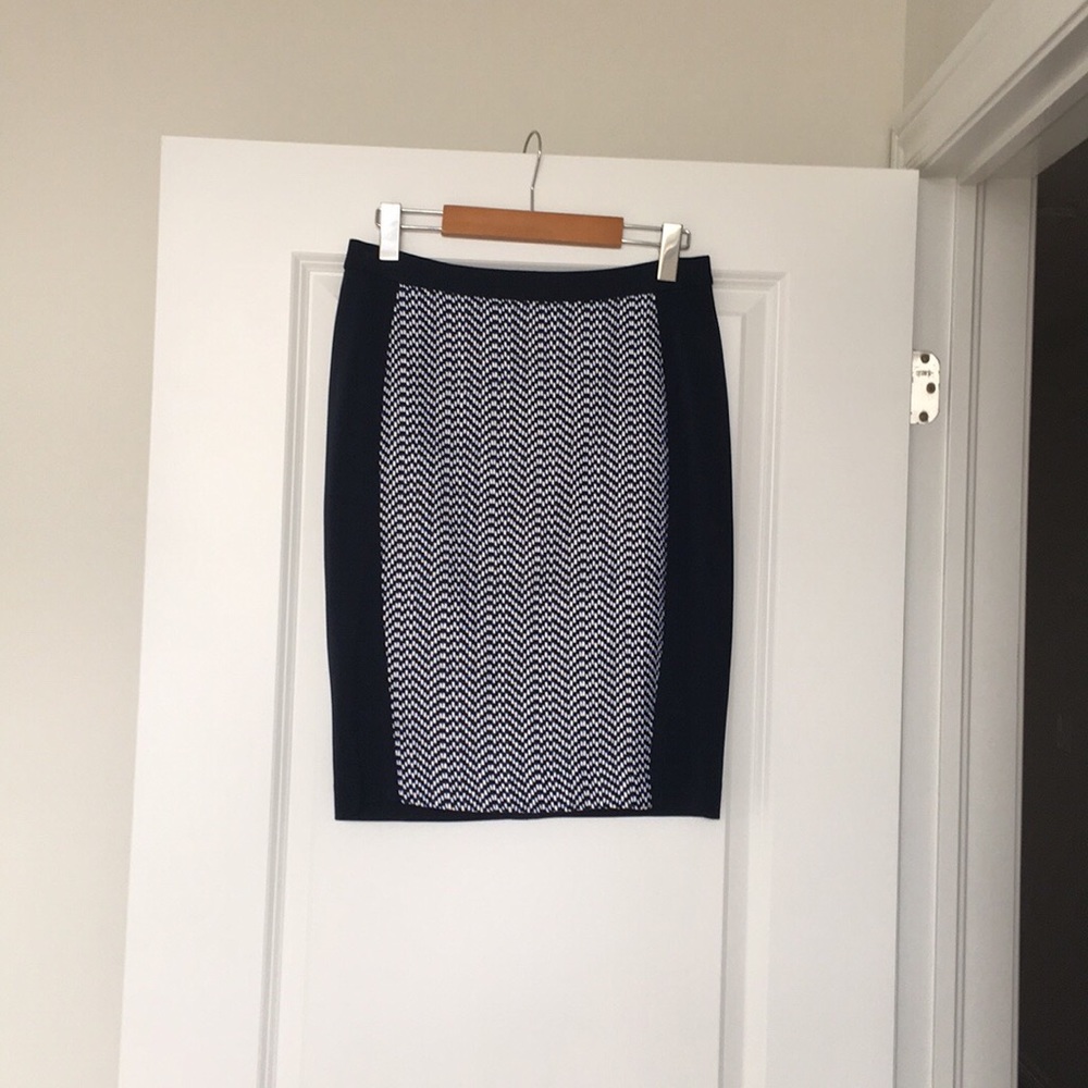 Club Monaco skirt, size 4.